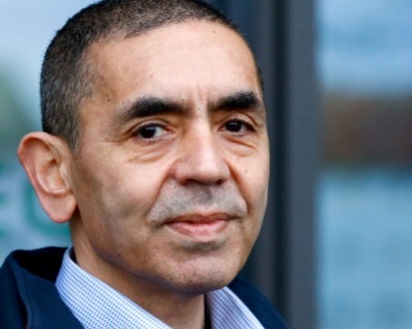 Създателят на една от ваксините: Имунизираните няма да изкарат тежко Омикрон