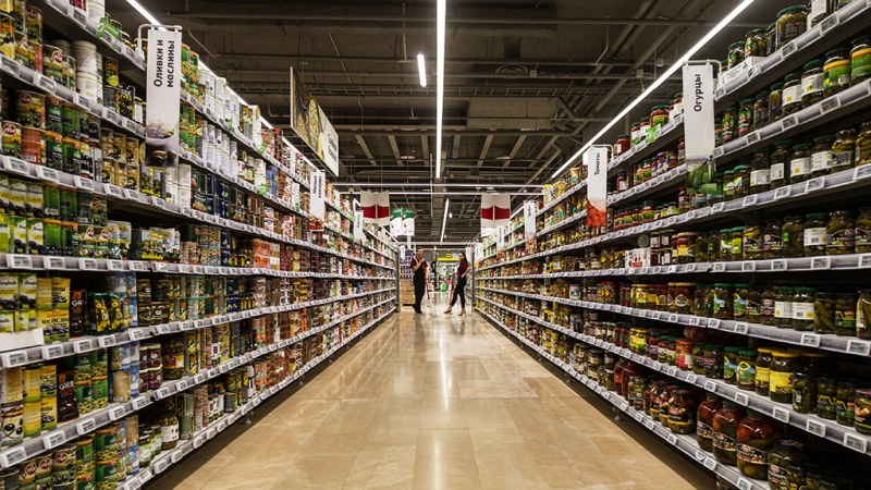 Ограничават цените на основни хранителни продукти в Сърбия