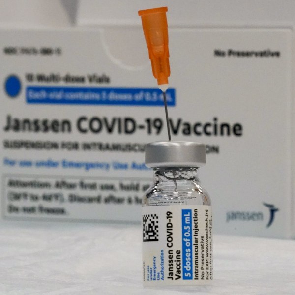 Словения спря ваксинацията с Johnson & Johnson след смъртта на 20 годишно момиче