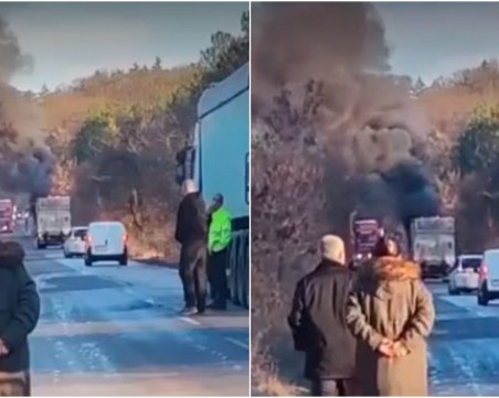 Kамион пламна на Ришкия проход, движението е блокирано