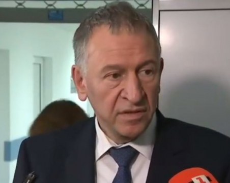 Кацаров: Проверява се болницата, в която почина 5-годишно дете