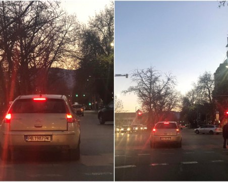 Тарикат на пътя: Лек автомобил пререди десетки коли и застана в средата на кръстовище в Пловдив