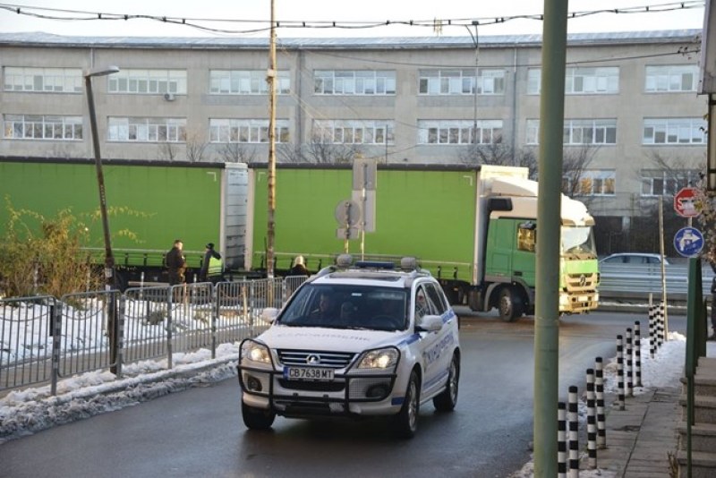 Транспортират с камион телата на жертвите от АМ Струма до Македония