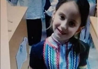 Малката Никол Томова от Пловдив има нужда от помощта на