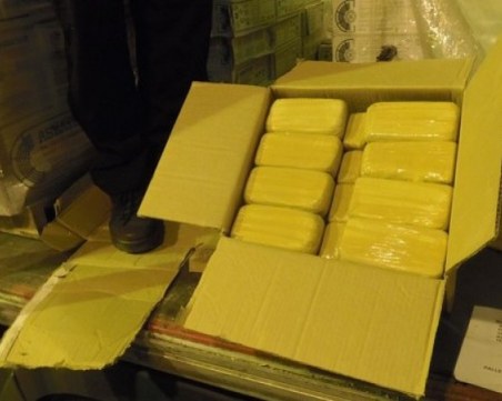 9 години затвор и солени глоби за турците, пренесли хероин в мраморни плочи през България