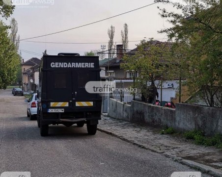 Хулиган вилня край Пловдив! Заплашва и напада полицаи, буйства при арест