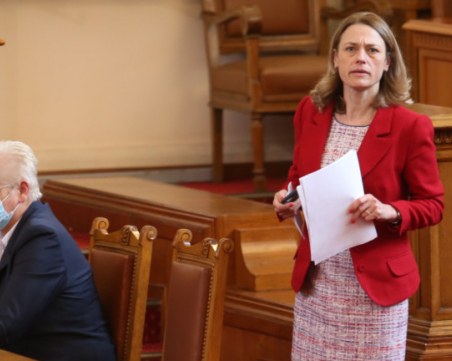 Ива Митева: Никой не ми е предлагал да ставам председател на НС