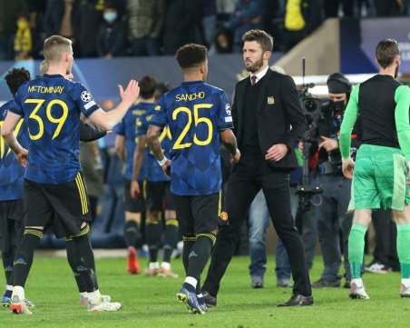 Карик изненадващо напусна Манчестър Юнайтед