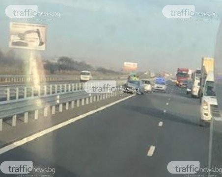 Две коли се удариха на АМ 