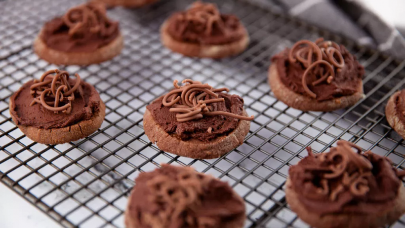 Бърза рецепта за шоколадово-канелени бисквити