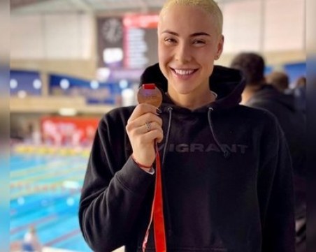 Екатерина Аврамова с нов рекорд на 50 метра гръб