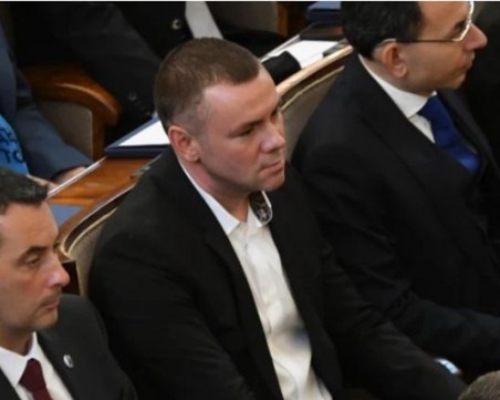 Ицо Хазарта на участие в дискотека, след като се закле като депутат