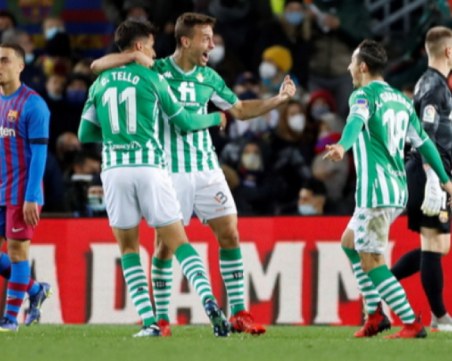 Първа загуба за Чави начело на Барса и то пред очите на Стоичков