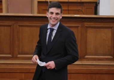 Новият председател на Народното събрание Никола Минчев говори пред Нова