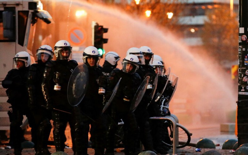 Безредици в Брюксел по време на протест срещу Ковид мерките