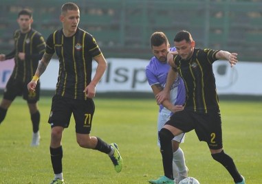 Дублиращият отбор на Ботев Пловдив изигра безобразен мач и завърши