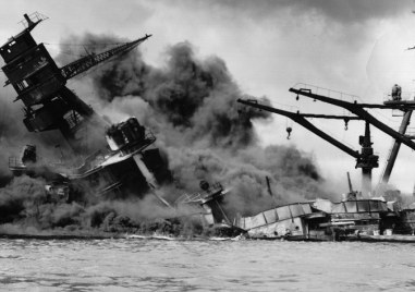 През 1941г американската база Пърл Харбър е атакувана от японският