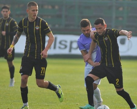 Вратарят Славков спаси дубъла на Ботев от загуба срещу Добруджа