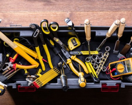 Използването на механични инструменти и добрите езикови умения са пряко свързани