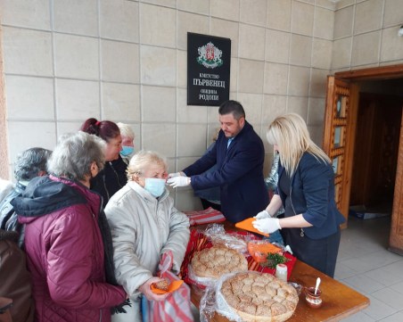 Над 100 килограма риба раздадоха в Първенец за празника Никулден