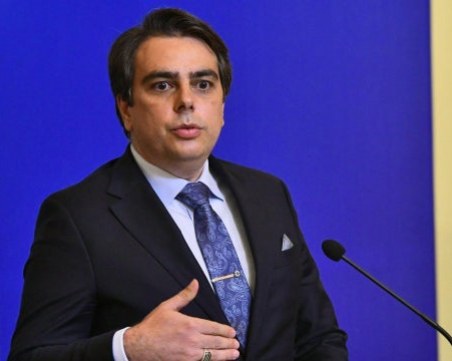 Синдикатите са против съкращения в държавната администрация, работодателите 