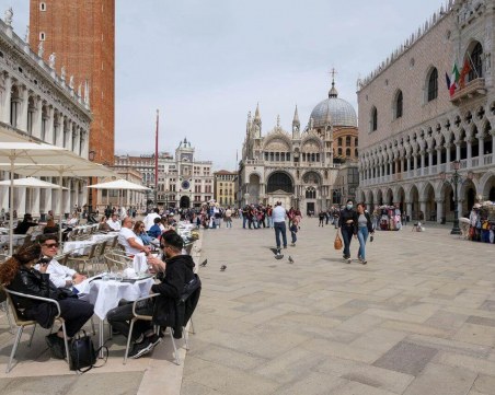 Суперзелен сертификат от днес в Италия