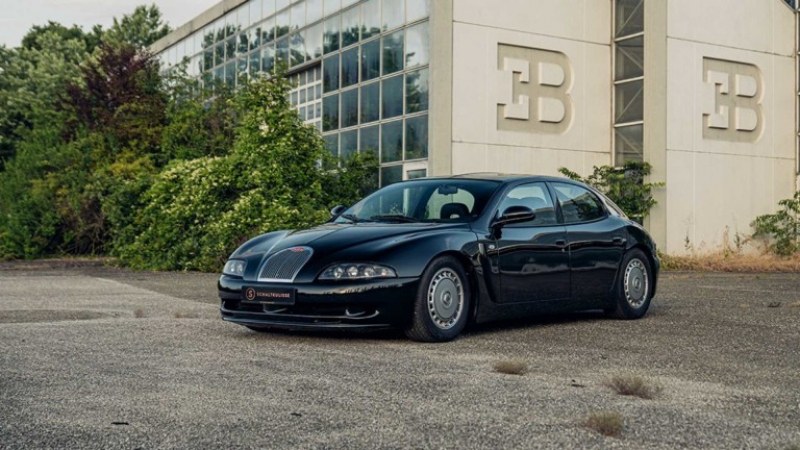 Само три бройки в целия свят от суперседанът Bugatti EB 112
