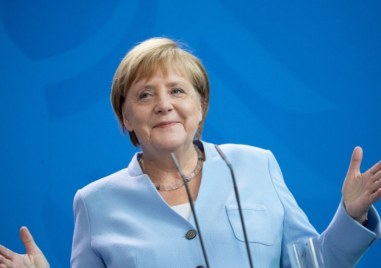 Канцлерът на Германия Ангела Меркел за първи път от 11