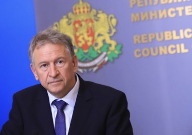 Служебният министър на здравеопазването Стойчо Кацаров ще даде извънредна пресконференция
