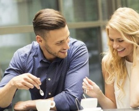 Ето ги причините да спрете да чакате мъж, който се среща с друга