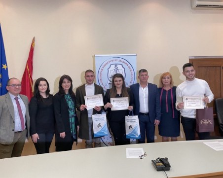 Наградиха изявени студенти в Районен съд