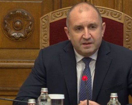 Продължават консултациите при президента