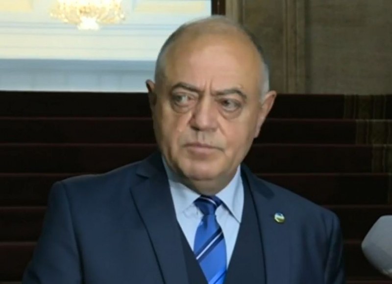 Ген. Атанасов: Има риск за партийна феодализация на министерствата