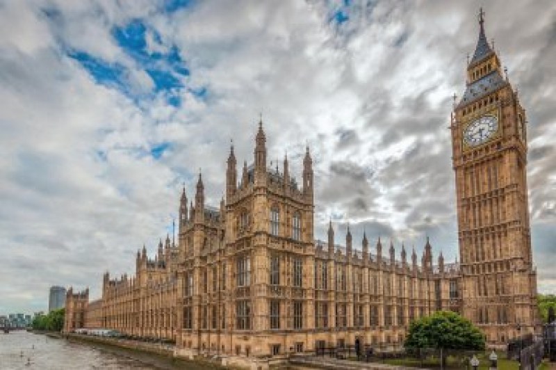 Откриха следи от кокаин на 11 места в британския парламент, след сигнал от местен вестник