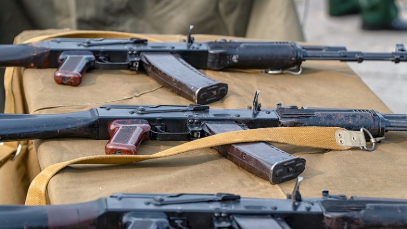 Русия разреши на Индия да произвежда автомати Калашников