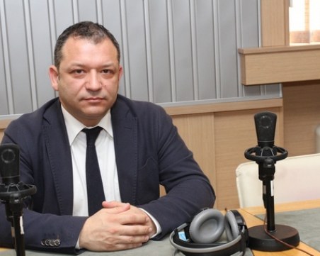 Бащата на готвения за външен министър от ИТН бил съдружник с Васил Божков