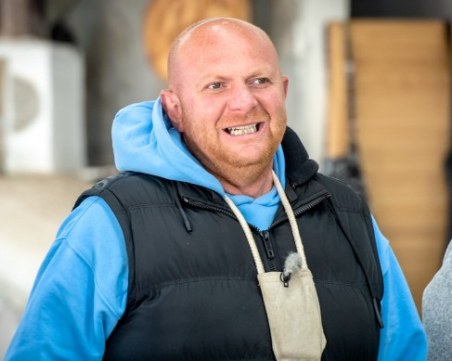 Участник от риалити формат е пострадал сериозно след дуел, приет е в болница