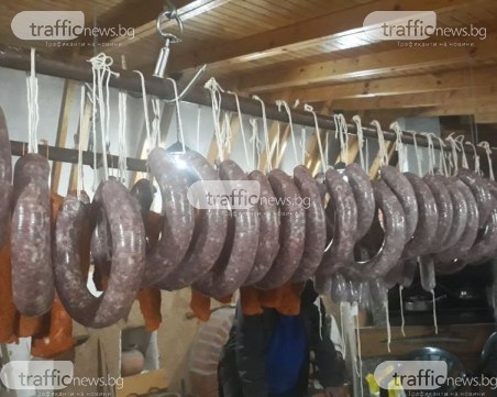 Домашната луканка ни излиза по-евтино тази година