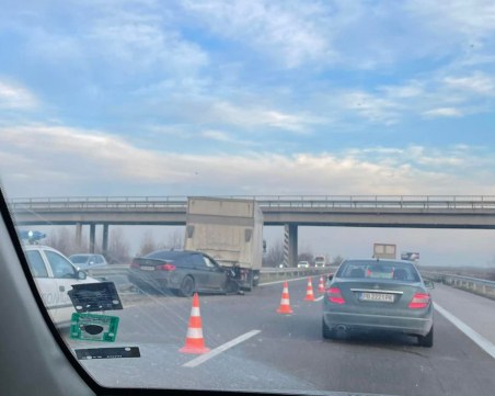 Катастрофа на АМ Тракия в посока Пловдив, БМВ е с размазана предница