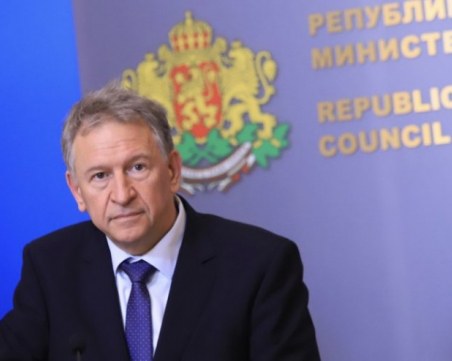 Кацаров за проверката на КПКОНПИ: Купихме три пъти по-евтини тестове за учениците