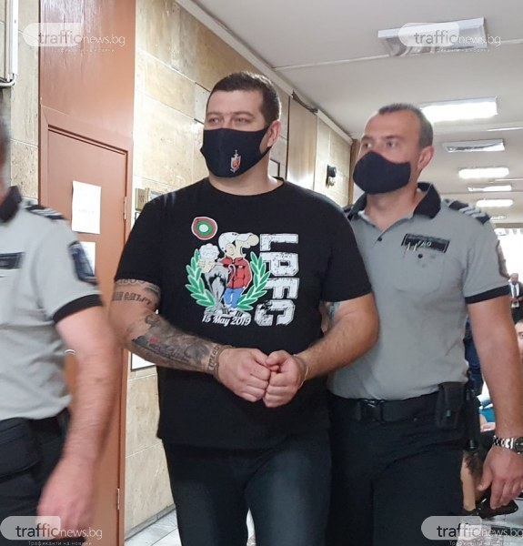 Качака излиза от ареста с гривна на крака, наложиха му домашен арест