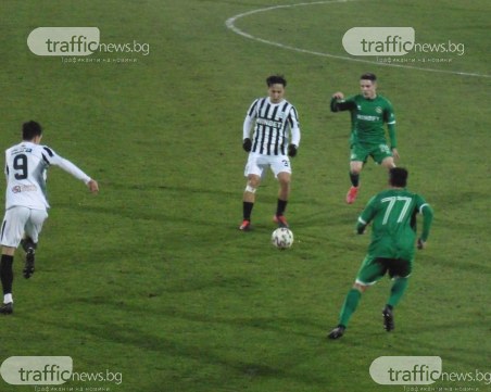 Локо допусна четири гола от Ботев Враца и загуби последния си мач за годината