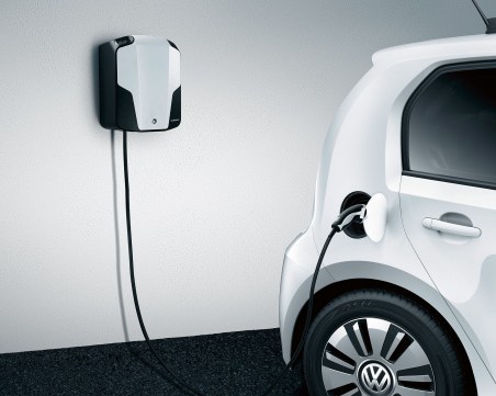 Volkswagen ще инвестира повече в електромобили, отколкото в традиционни