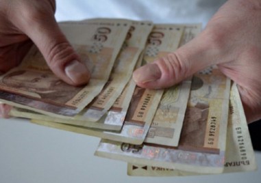 Малко над 204 000 българи са прехвърлили парите си за