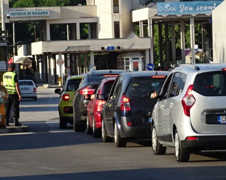 Гърция промени условията на зелените сертификати за влизане в страната