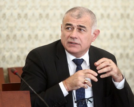 Гьоков: Няма да има драстично поемане на дългове