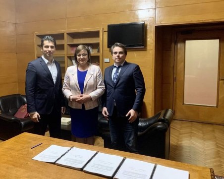 Политолог: Коалиционното споразумение – брак по сметка и неволя