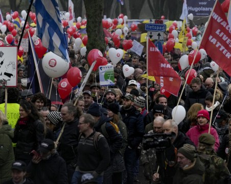 Протест срещу задължителната ваксинация във Виена