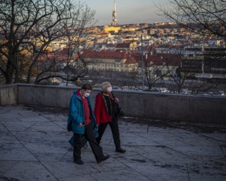 В Словакия дават 200 евро, ако се ваксинираш, още 100 евро за бустер