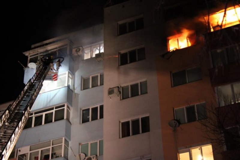 Фаталният пожар в блок в Благоевград е умишлено предизвикан от една от жертвите